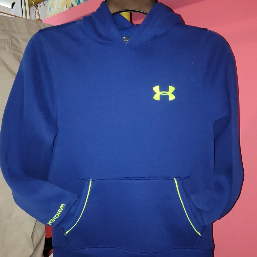 Under Armour Boy's Small Sweatshirt